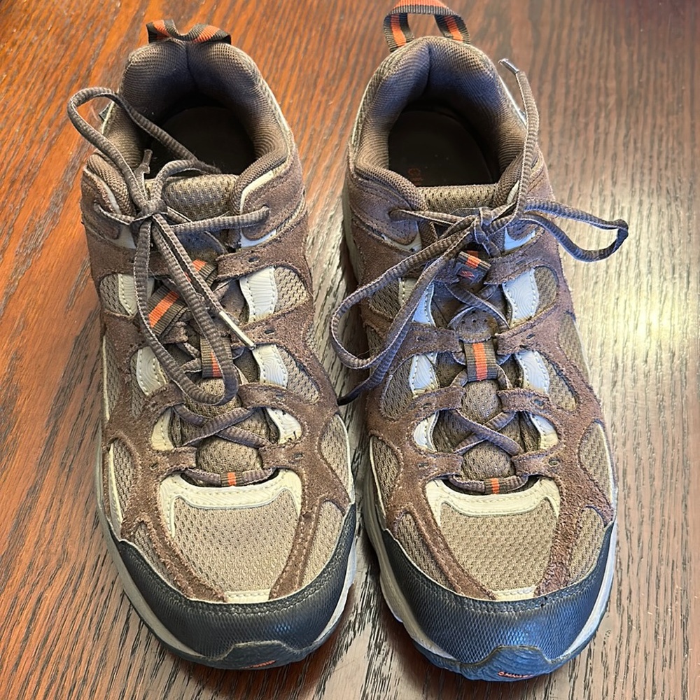Columbia low hikers